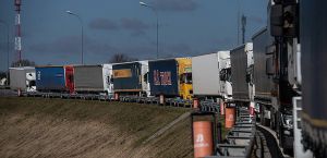 Щоб уникнути зупинки експорту української продукції через автомобільні пункти пропуску