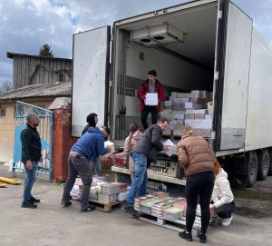 «Рівнекнига» врятувала від знищення чверть мільйона українських книжок