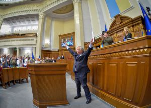«Доля вашої країни пишеться кривавими літерами війни»