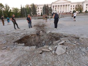 Ворожим ударам не під силу згасити життєлюбність людей