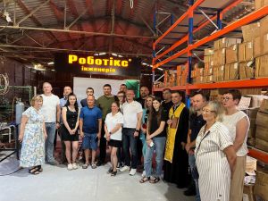Роботи дісталися Карпат