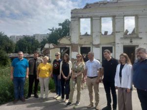 Парламентаріям розповіли про місцеві проблеми