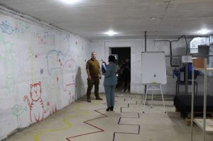 Шкільний інтер'єр на тлі війни