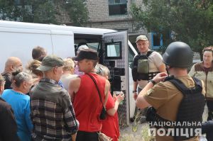 Мешканців Сіверська евакуюють під прицілами ворожих бомбардувальників