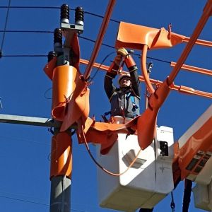 Енергетики опанували технологію ремонту без відключення