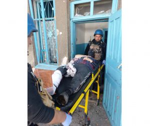 У Кураховому  ворог поцілив у триповерхівку