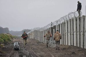 Волинська стіна