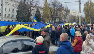 Відновлюють прийом хворих та роботу аптек