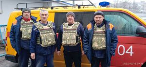 Під вогнем латають кабелі й труби херсонські енергетики 