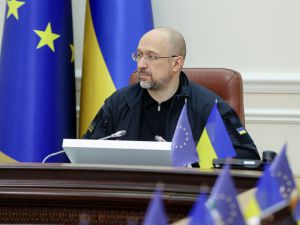 Уряд заборонив виїзд  чиновників за рубіж  без поважних причин