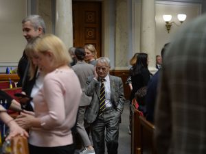 Салюти поза законом