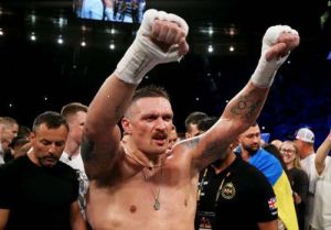 Олександр Усик нокаутував Дюбуа і захистив свої титули!