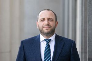 Про звільнення Умєрова Р. Е. з посади Голови Фонду державного майна України