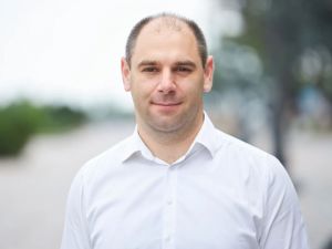 Власноруч створюють майданчики