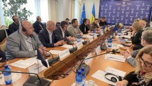 Спеціальному міжнародному трибуналу бути