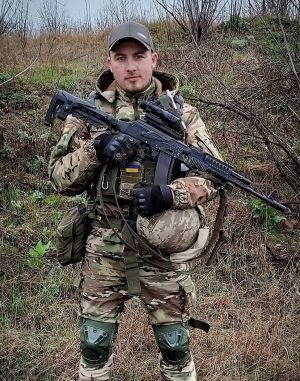 Під час лікування поранений воїн проводить акцію  «Зігрій солдата-земляка»