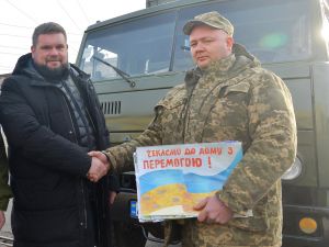 Бійці 23-ї бригади отримали мобільний лазне-пральний комплекс