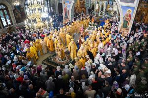 «Прошу вас, стаю на коліна, відспівайте мою дитину»