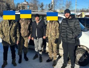 Авто від двох депутатів із Вінниччини поїхало в гарячу точку