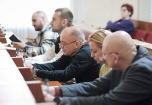 Пріоритети незмінні — все для відсічі ворога 