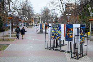Відроджують вуличні плакати