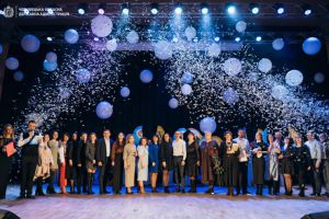 Начальник Чернівецької ОВА Руслан Запаранюк привітав і нагородив переможців обласного етапу конкурсу «Учитель року»