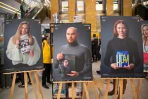 У столиці презентували фотопроєкт «Спорт читає» за участі провідних спортсменів країни