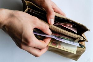 Щодо посилення захисту працівників від затримок зарплат
