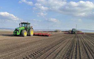 Аграрії засіяли вже 87% ярих зернових та зернобобових культур від прогнозованих площ