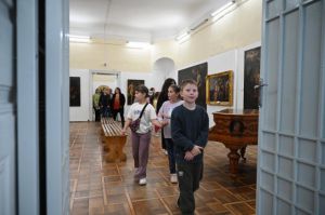 Для дітей з порушеннями слуху в художньому музеї ім. Й. Бокшая організували мистецьке свято