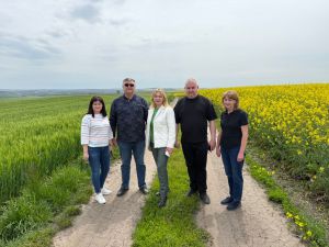 На Івано-Франківщині сільгосппідприємство поєднує тваринництво, нішеві культури та власну лабораторію