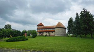 У «Древньому Звенигороді» триває конференція