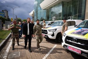 9 пікапів передала Київщина для роти ударних безпілотних авіаційних комплексів 114-ї бригади ТрО
