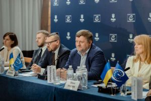 Шлях України до повоєнного доброго демократичного врядування обговорили на Діалозі високого рівня у Львові