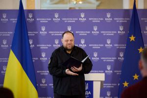 Руслан Стефанчук вручив відзнаки Парламенту медичним працівникам, освітянам та представникам громадянського суспільства