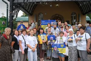 Родини загиблих військових з Кіровоградщини взяли участь у Всеукраїнській прощі на Тернопільщині