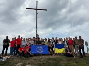 Військові та ветерани підкорили вершину Парашка