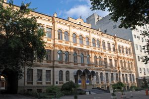 Міністерство культури та стратегічних комунікацій дозволило тимчасове вивезення музейних предметів до Польщі для участі у виставці «Львів’янки»