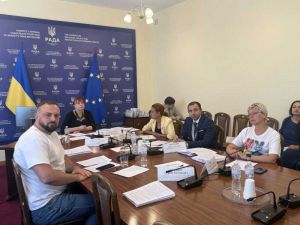 Розглянуто законодавчі ініціативи, спрямовані на вдосконалення соціального захисту населення