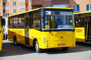 Громади Тернопільщини отримали інклюзивні шкільні автобуси  