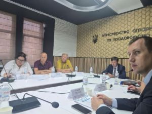 На робочій нараді презентовано та обговорено дослідження щодо впливу регулювання ЄС стосовно засобів захисту рослин на майбутнє українського агросектору