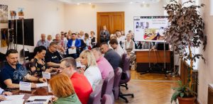 Мовна політика та інструменти її впровадження: у Дніпропетровській ОВА провели круглий стіл
