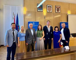 Українська парламентська делегація перебуває з навчальним візитом у Хорватії з метою вивчення досвіду мирної реінтеграції та повоєнного відновлення
