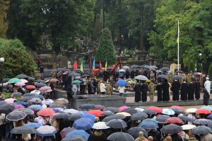 На Личаківському кладовищі вшанували пам’ять полеглих героїв України всіх часів