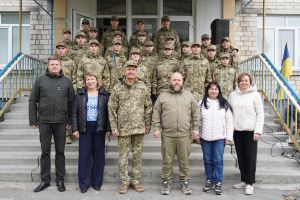 28 із 64 першокурсників Луганського ліцею з посиленою військово-фізичною підготовкою — діти діючих військових