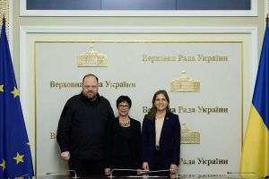 Руслан Стефанчук провів зустріч із Комісаром ЄС з питань розширення та Міністром у справах Європи Данії