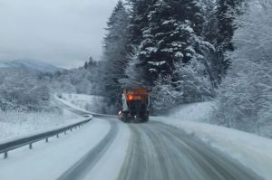 Проїзд дорогами державного значення Прикарпаття забезпечений, дорожники готові до зимового утримання