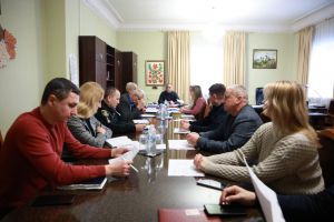 У Хмельницькій області проаналізували роботу мобільних бригад допомоги постраждалим від насильства