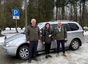 Благодійники з Великої Британії передали Моршинській міській лікарні інклюзивний автомобіль