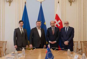 Стратегічна взаємодія: Олександр Корнієнко провів зустріч з делегацією Словацької Республіки